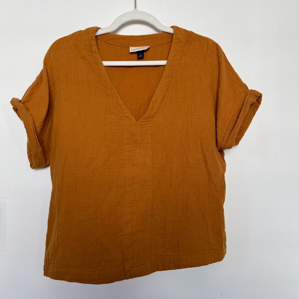 Universal Thread Gauze V Neck
